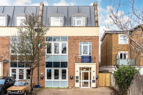 Candler Mews, Twickenham TW1