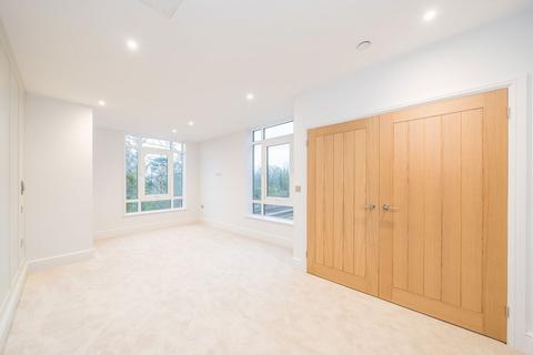 2 bedroom flat for sale, Candler Mews, Twickenham TW1