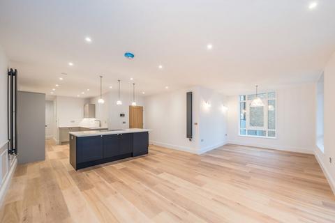 2 bedroom flat for sale, Candler Mews, Twickenham TW1