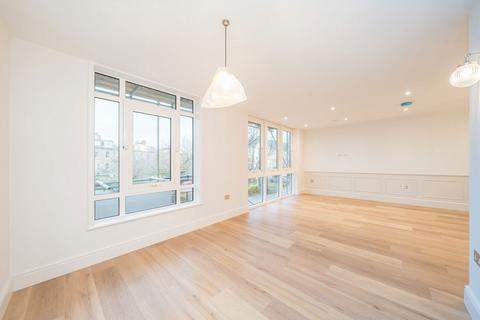 2 bedroom flat for sale, Candler Mews, Twickenham TW1