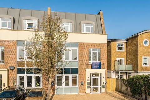2 bedroom flat for sale, Candler Mews, Twickenham TW1
