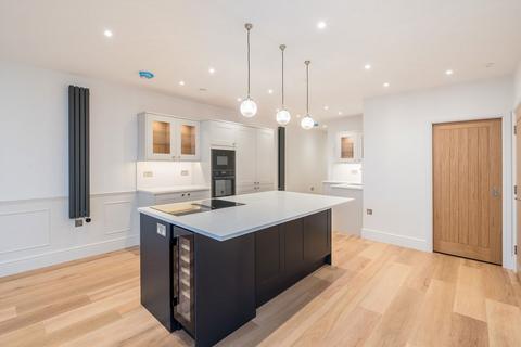 3 bedroom flat for sale, Candler Mews, Twickenham TW1