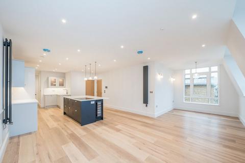 3 bedroom flat for sale, Candler Mews, Twickenham TW1