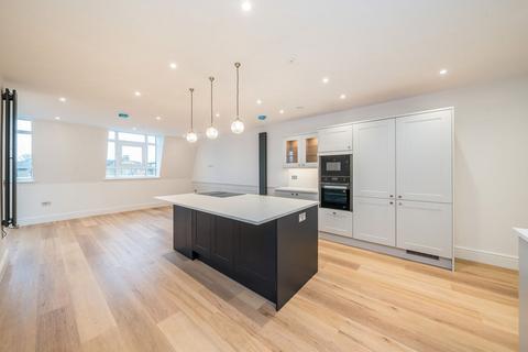 3 bedroom flat for sale, Candler Mews, Twickenham TW1