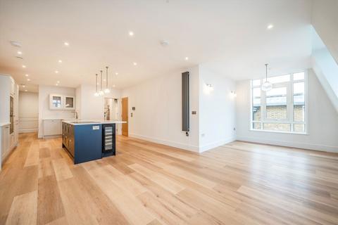 3 bedroom flat for sale, Candler Mews, Twickenham TW1