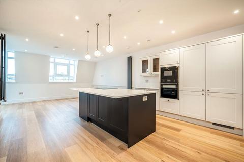 3 bedroom flat for sale, Candler Mews, Twickenham TW1