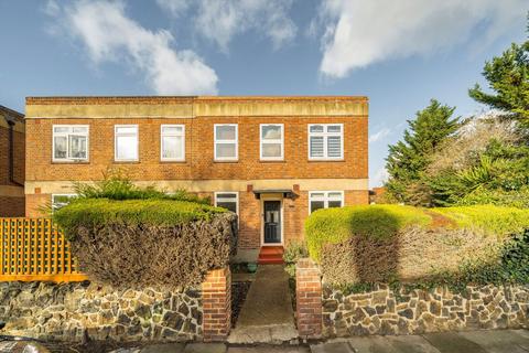 undefined, Vale Close, Strawberry Hill TW1