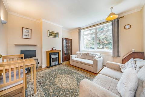 2 bedroom flat for sale, Vale Close, Strawberry Hill TW1