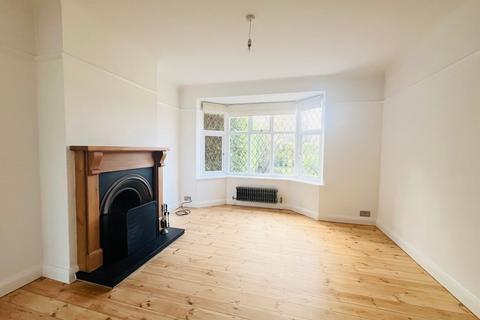 4 bedroom semi-detached house to rent, Park Drive, Rustington, BN16