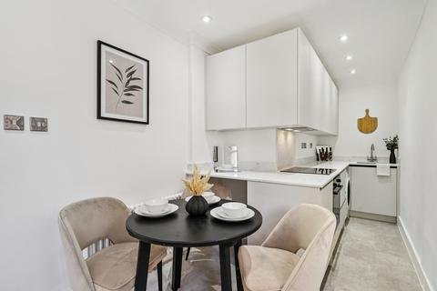 1 bedroom apartment for sale, Nevern Square, Earls Court, London, SW5