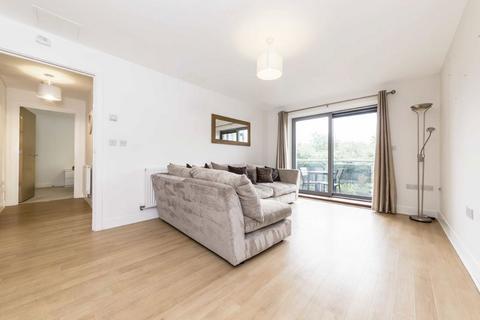 2 bedroom flat for sale, St. Georges Grove, London SW17