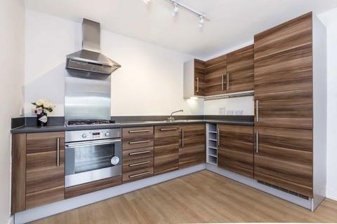 2 bedroom flat for sale, St. Georges Grove, London SW17