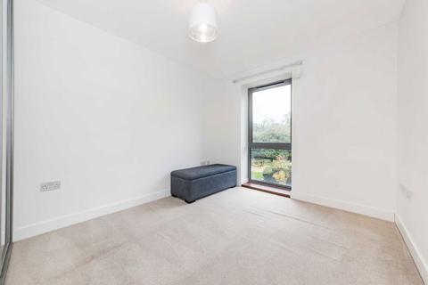 2 bedroom flat for sale, St. Georges Grove, London SW17