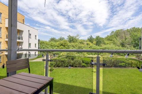 2 bedroom flat for sale, St. Georges Grove, London SW17