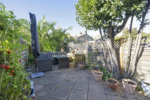 3 bedroom maisonette for sale, Swaby Road, London SW18