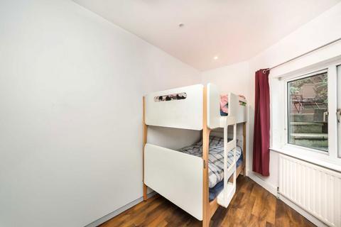 2 bedroom flat for sale, Earlsfield Road, London SW18