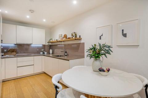 2 bedroom flat for sale, Upper Richmond Road, London SW15