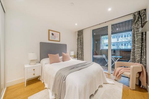 2 bedroom flat for sale, Upper Richmond Road, London SW15