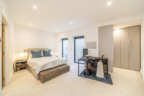 3 bedroom flat for sale, Gressenhall Road, London SW18