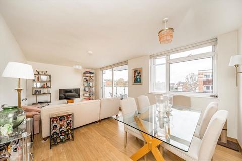2 bedroom flat for sale, Rayners Road, London SW15