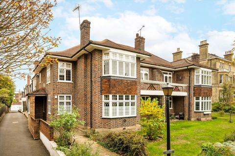 3 bedroom flat for sale, Putney Hill, London SW15