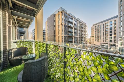 2 bedroom flat for sale, Enterprise Way, London SW18