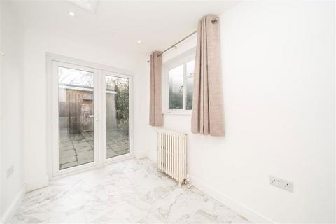 2 bedroom house for sale, School House Lane, Teddington TW11