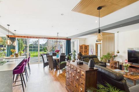 4 bedroom detached house for sale, Ouseley Road, Wraysbury, Berkshire, TW19