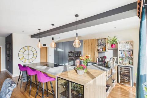 4 bedroom detached house for sale, Ouseley Road, Wraysbury, Berkshire, TW19