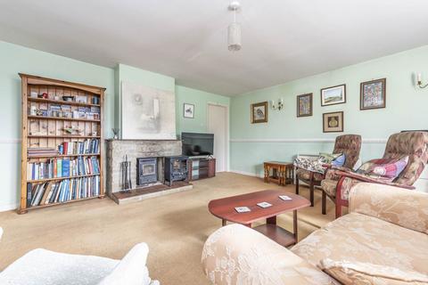 2 bedroom detached bungalow for sale, Rawlinson Close, Chadlington
