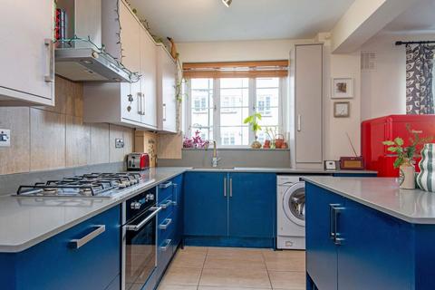 1 bedroom flat for sale, Upper Clapton Road, London E5