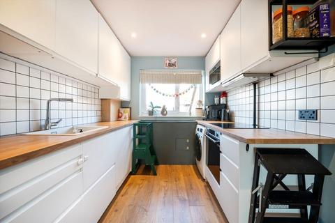 3 bedroom flat for sale, Mabley Street, London E9