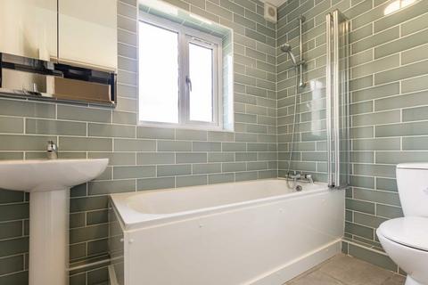 1 bedroom house to rent, Ebury Mews, London SE27