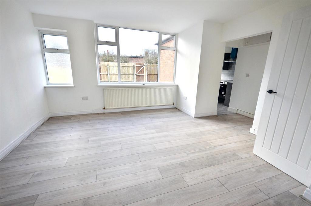 Open Plan Lounge / Dining Room
