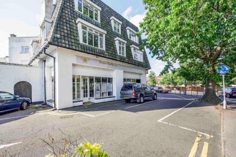 3 bedroom apartment to rent, Weybridge, Surrey, KT13
