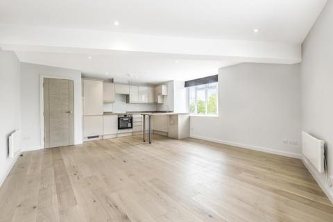 3 bedroom apartment to rent, Weybridge, Surrey, KT13