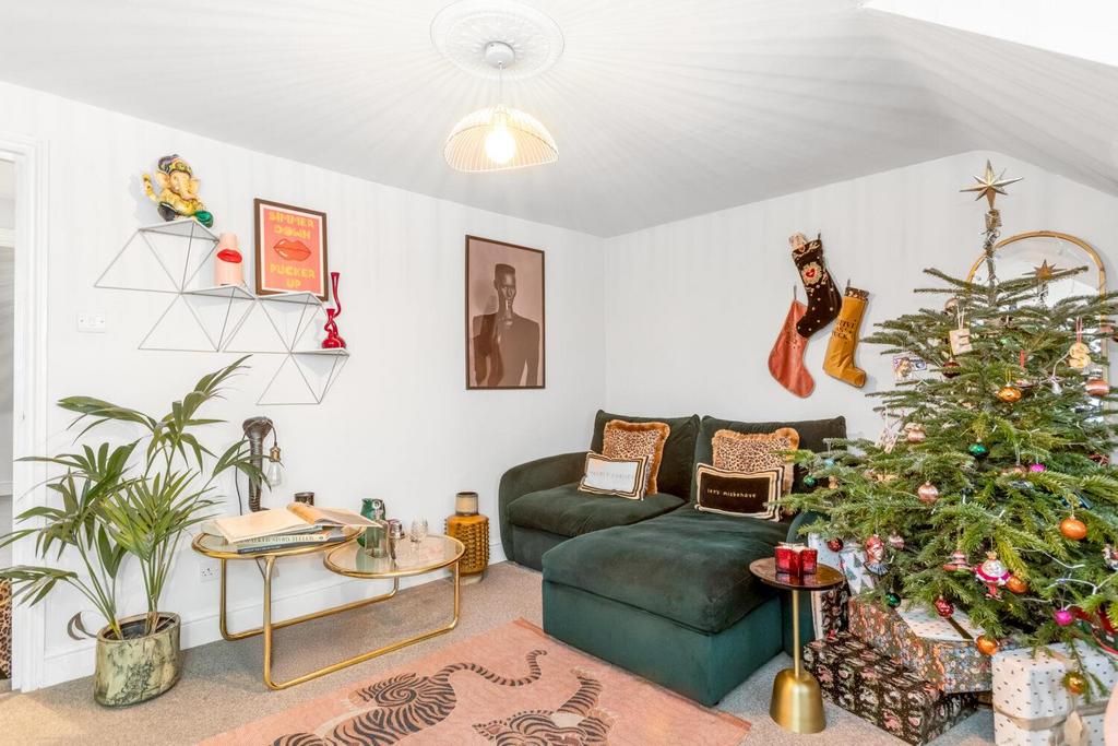 R2 A1058-1-1500x1000.jpg