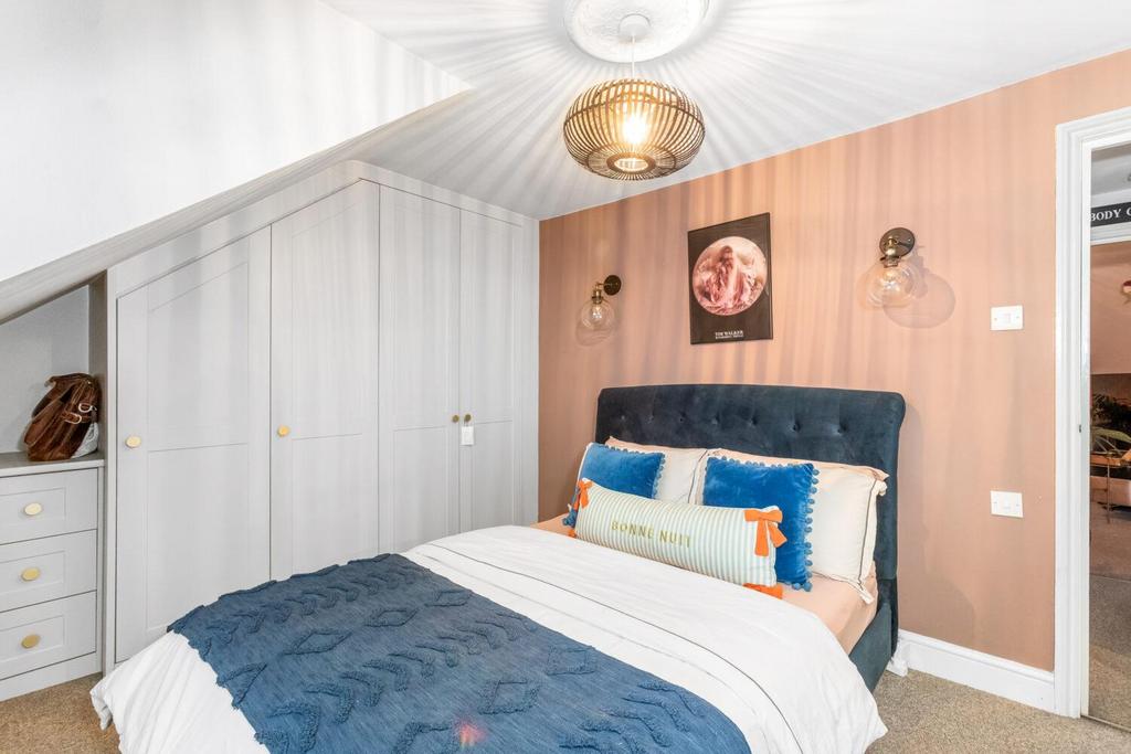 R2 A1105-2-1500x1000.jpg