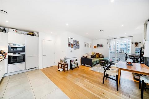 2 bedroom flat for sale, Latimer Square, London SE10
