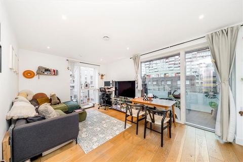 2 bedroom flat for sale, Latimer Square, London SE10