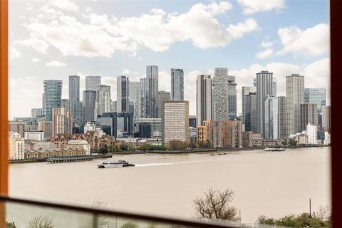 3 bedroom flat for sale, Telegraph Avenue, London SE10