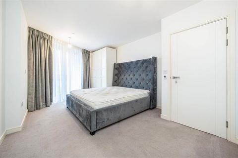 3 bedroom flat for sale, Telegraph Avenue, London SE10