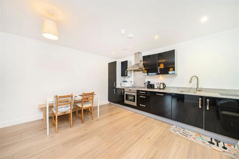 2 bedroom flat for sale, Barge Walk, London SE10