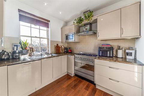2 bedroom flat for sale, Point Close, London SE10