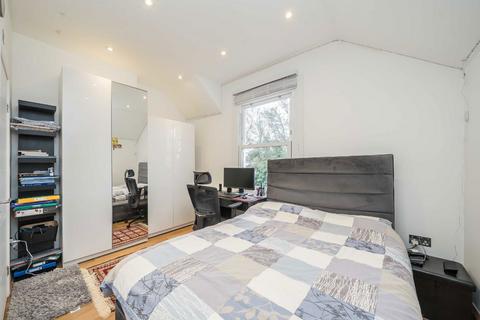 4 bedroom semi-detached house for sale, Chilton Road, Richmond TW9