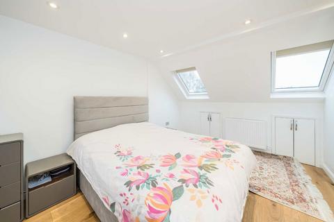 4 bedroom semi-detached house for sale, Chilton Road, Richmond TW9