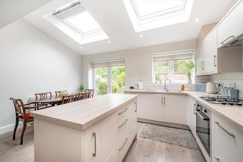 3 bedroom semi-detached house for sale, Lincoln Avenue, Twickenham TW2