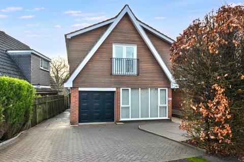 4 bedroom detached house for sale, Bracken Close, Tittensor