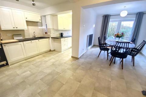4 bedroom detached house for sale, Bracken Close, Tittensor