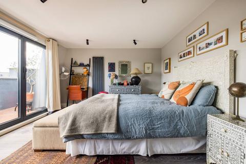 3 bedroom flat to rent, Malden Road, Kentish Town, London, NW5